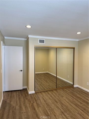 8566 Trinity 819c, Huntington Beach, CA 92646