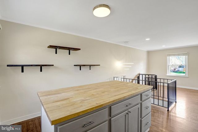 8206 ACKLEY ST, Alexandria, VA 22309