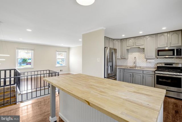 8206 ACKLEY ST, Alexandria, VA 22309