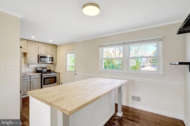 8206 ACKLEY ST, Alexandria, VA 22309