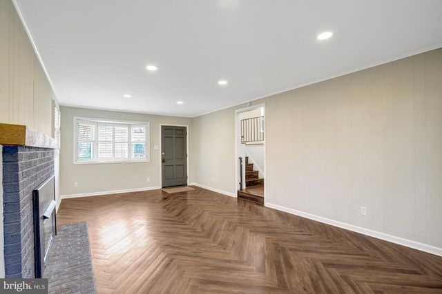 8206 ACKLEY ST, Alexandria, VA 22309