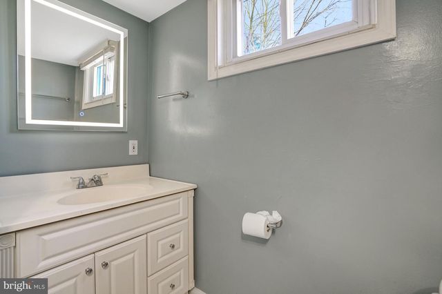 8206 ACKLEY ST, Alexandria, VA 22309