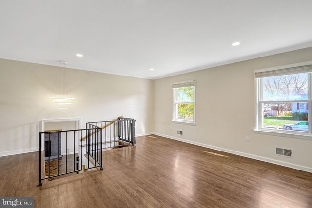 8206 ACKLEY ST, Alexandria, VA 22309