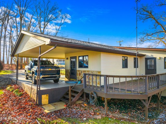 742 Chestnut Grove Rd, Dandridge, TN 37725