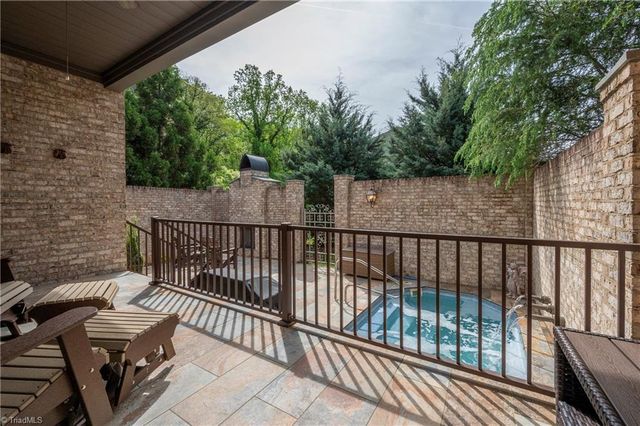 4090 Carriage Manor Cove, Winston-salem, NC 27106