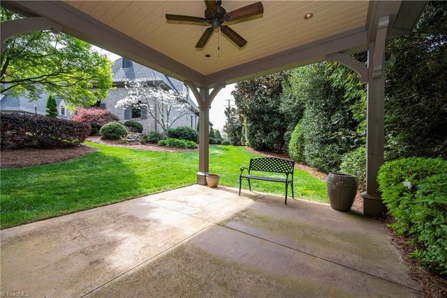 4090 Carriage Manor Cove, Winston-salem, NC 27106
