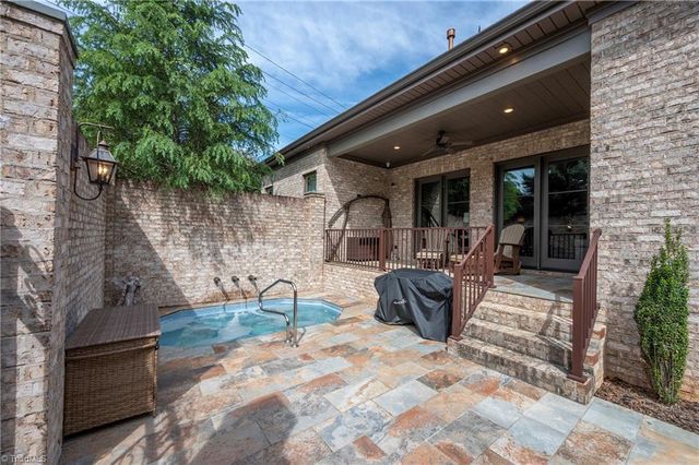4090 Carriage Manor Cove, Winston-salem, NC 27106