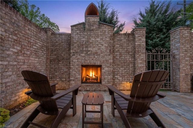 4090 Carriage Manor Cove, Winston-salem, NC 27106