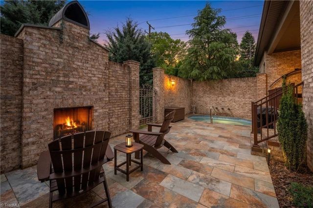4090 Carriage Manor Cove, Winston-salem, NC 27106