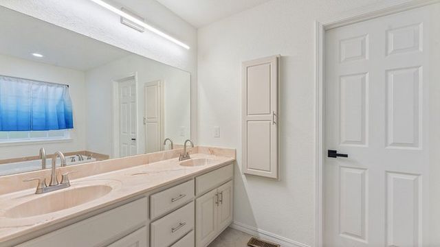 36 Hessle Circle, Bella Vista, AR 72714
