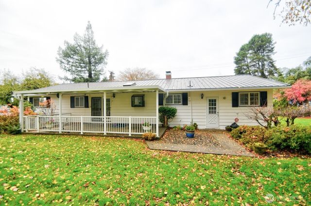 610 N 11th Street, Elma, WA 98541