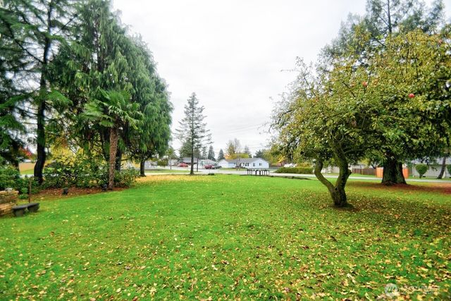 610 N 11th Street, Elma, WA 98541