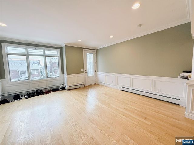 35 W Edsall Avenue A, Palisades Park, NJ 07650