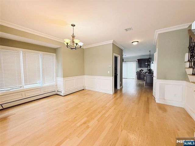 35 W Edsall Avenue A, Palisades Park, NJ 07650