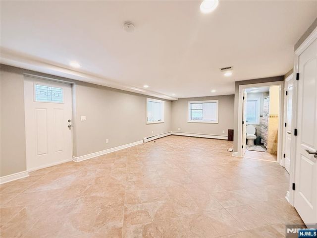 35 W Edsall Avenue A, Palisades Park, NJ 07650