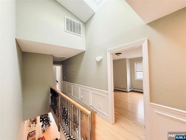 35 W Edsall Avenue A, Palisades Park, NJ 07650