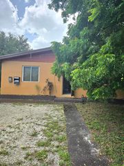305 SW 14TH Street 1, Dania Beach, FL 33004