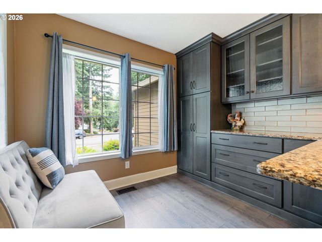 8449 Sw ALDEN St, Portland, OR 97223