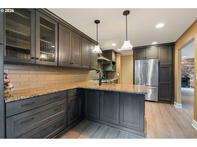 8449 Sw ALDEN St, Portland, OR 97223