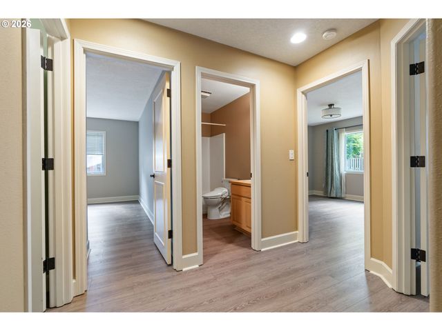 8449 Sw ALDEN St, Portland, OR 97223