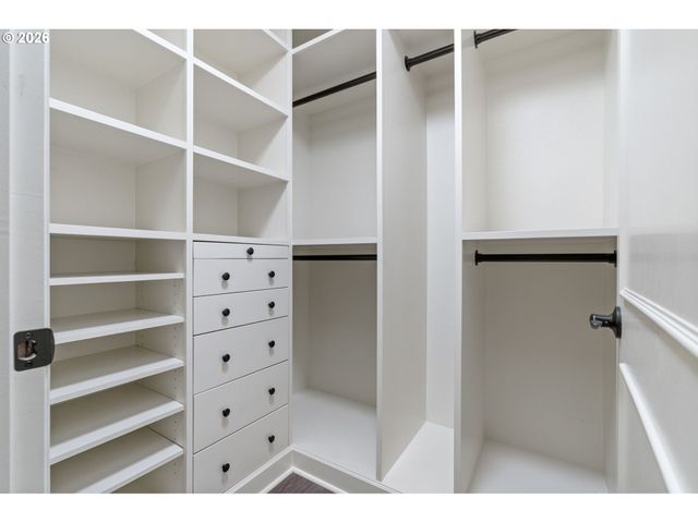 8449 Sw ALDEN St, Portland, OR 97223