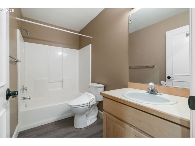 8449 Sw ALDEN St, Portland, OR 97223