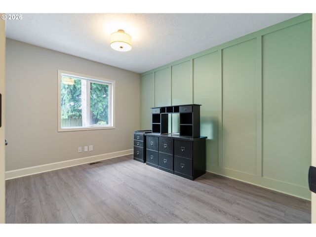 8449 Sw ALDEN St, Portland, OR 97223