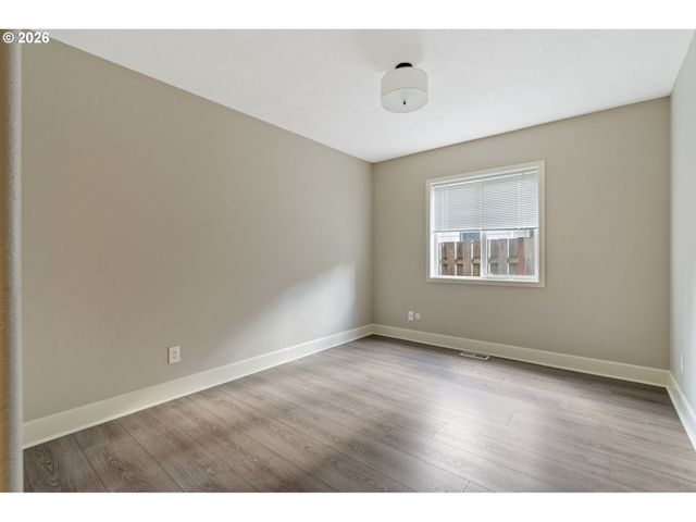 8449 Sw ALDEN St, Portland, OR 97223
