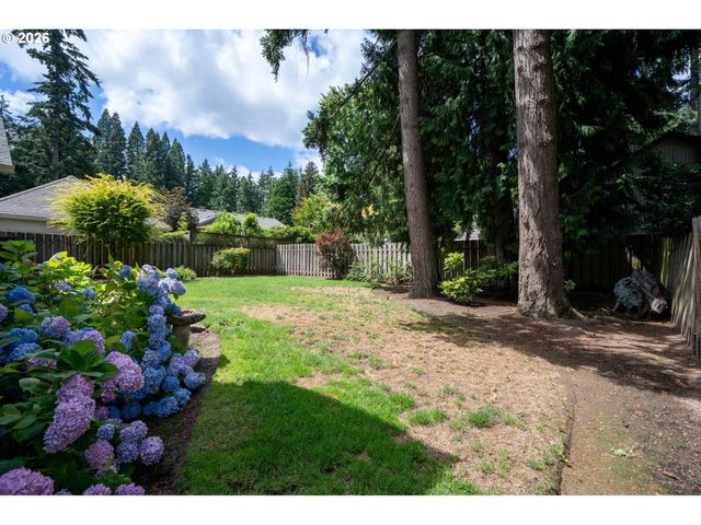 8449 Sw ALDEN St, Portland, OR 97223