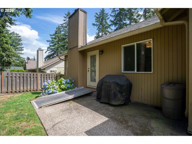 8449 Sw ALDEN St, Portland, OR 97223
