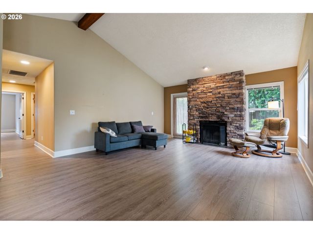 8449 Sw ALDEN St, Portland, OR 97223