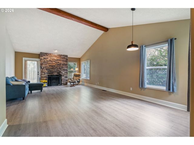 8449 Sw ALDEN St, Portland, OR 97223