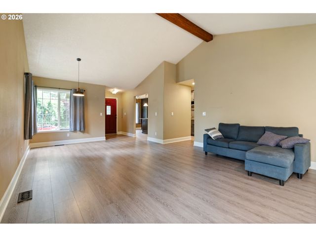 8449 Sw ALDEN St, Portland, OR 97223