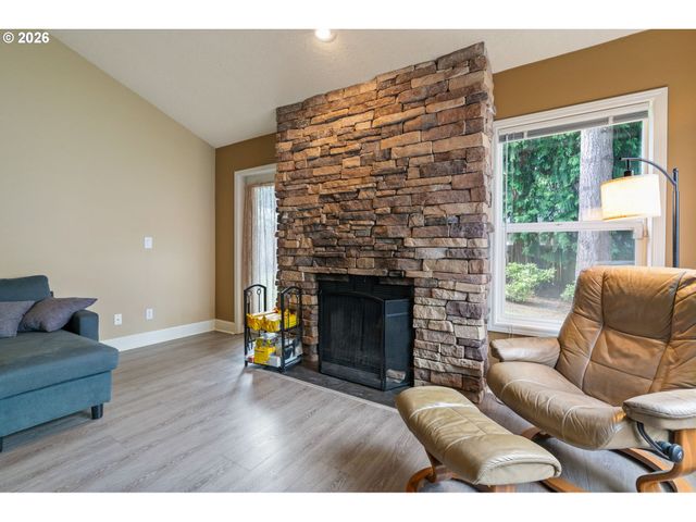 8449 Sw ALDEN St, Portland, OR 97223