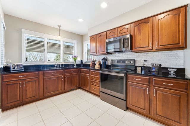 29440 S 104th Avenue, Peotone, IL 60468