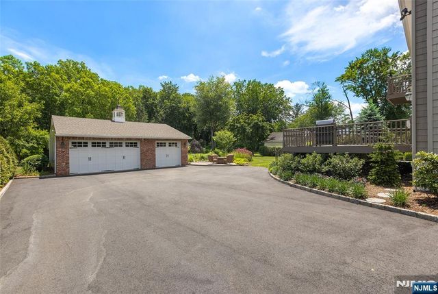 225 Walnut Street, Livingston, NJ 07039