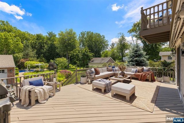 225 Walnut Street, Livingston, NJ 07039