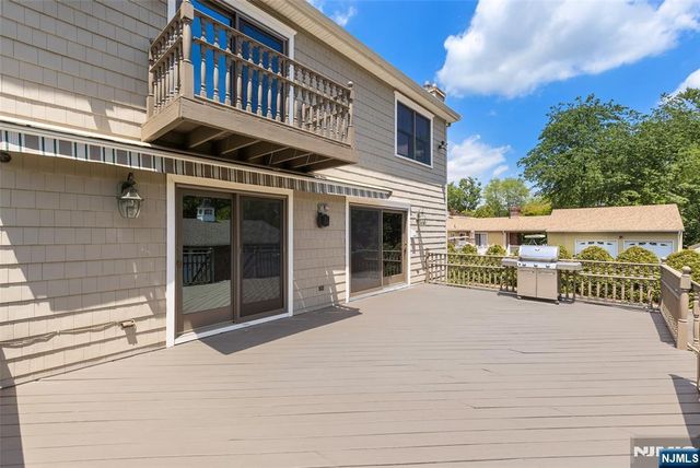 225 Walnut Street, Livingston, NJ 07039