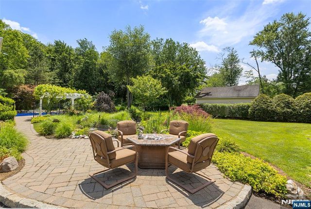 225 Walnut Street, Livingston, NJ 07039