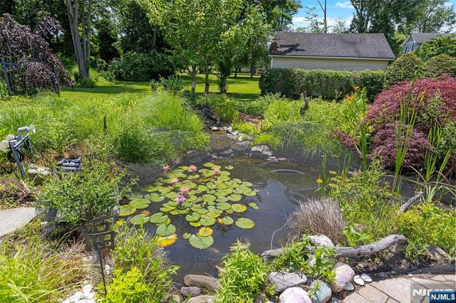 225 Walnut Street, Livingston, NJ 07039