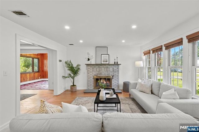 225 Walnut Street, Livingston, NJ 07039