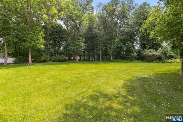 225 Walnut Street, Livingston, NJ 07039