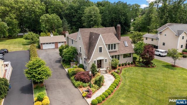 225 Walnut Street, Livingston, NJ 07039
