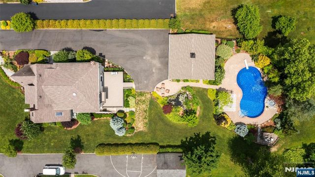 225 Walnut Street, Livingston, NJ 07039
