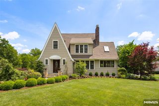 225 Walnut Street, Livingston, NJ 07039