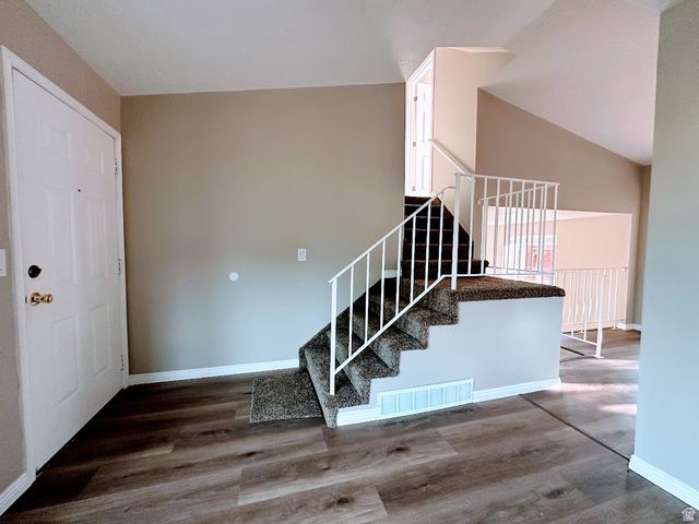 6092 S LONGMORE DR, Salt Lake City, UT 84118