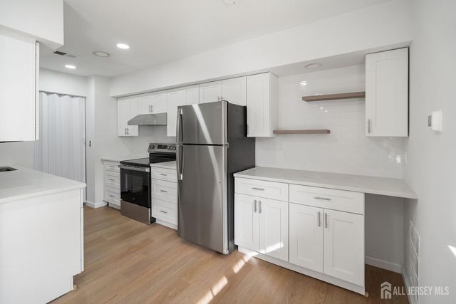 4 Hawaii Court B, Old Bridge, NJ 07747