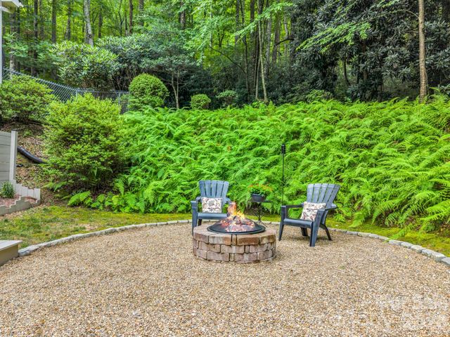 103 Audia Way Drive, Zirconia, NC 28790