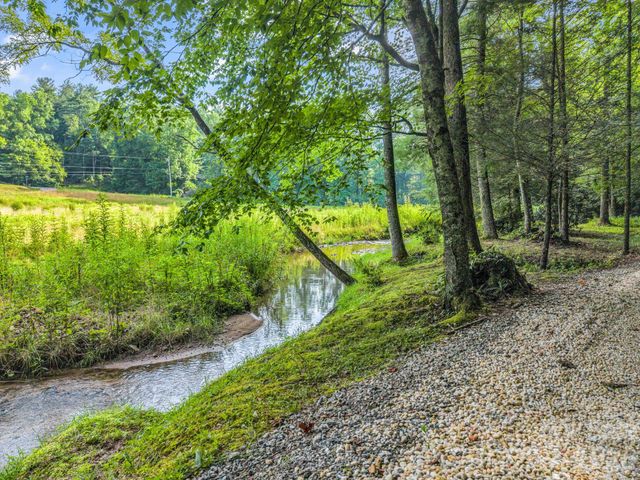103 Audia Way Drive, Zirconia, NC 28790