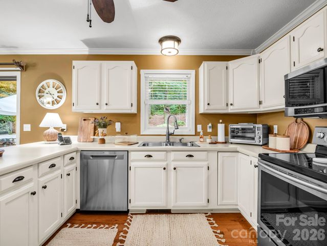 103 Audia Way Drive, Zirconia, NC 28790